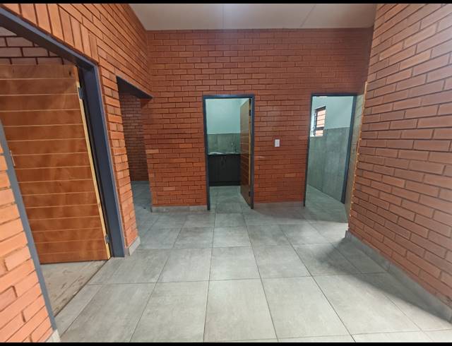 243M² WAREHOUSE TO LET IN ORMONDE